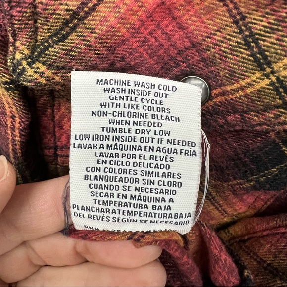 BKE Long Sleeve Snap Button Flannel Standard Fit Size Large - Picture 4 of 6